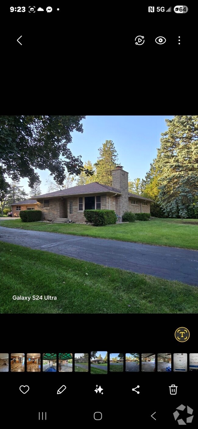 Building Photo - 804 S Fancher Rd Rental