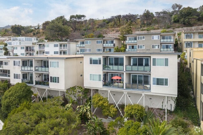 Malibu Coastline Apartments