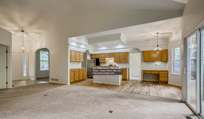 Photo - 679 Allison St