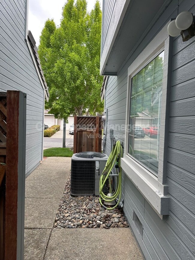 Photo - 180 Pelican Loop