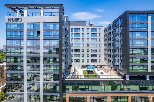 Photo - Hub Champaign