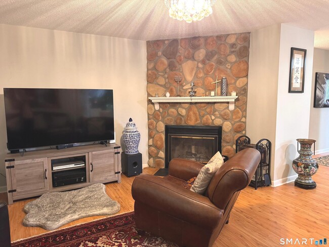 Photo - 172 Beacon Hill Common Unit 172