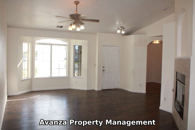 Home for Rent
3 Bed/2 Bath - 1,346 Sq Ft.
Rent: $2,095/month
Deposit: $2,195