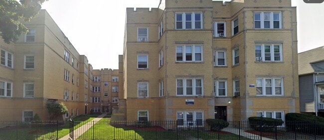 Building Photo - 4424 N St Louis Ave Unit 2A
