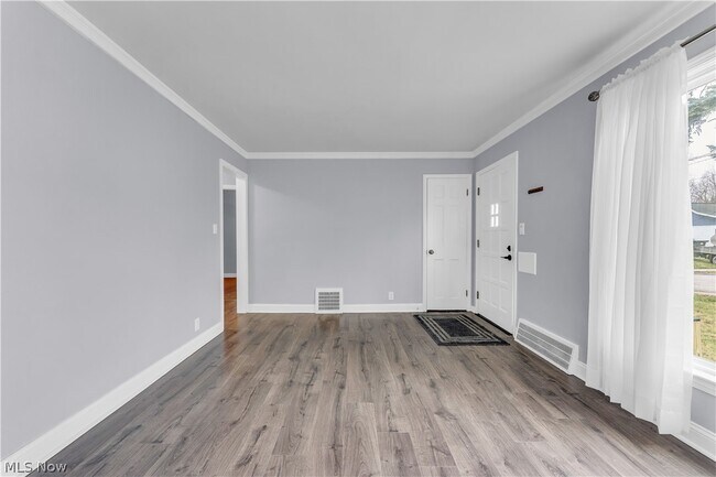 Photo - 19205 Pasnow Ave