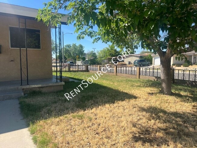 Photo - 45545 Fig Ave