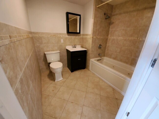 Photo - 809 22nd St Unit 703