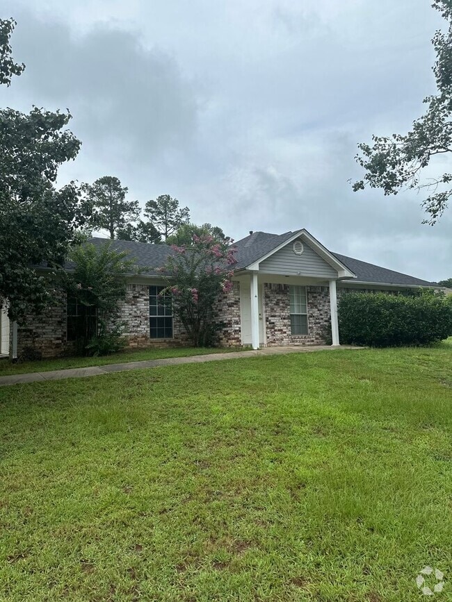 Building Photo - Move-in Ready!  3-Bed, 2-Bath Home in Bent...