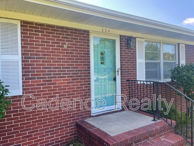 Photo - 224 Wood Dale Dr
