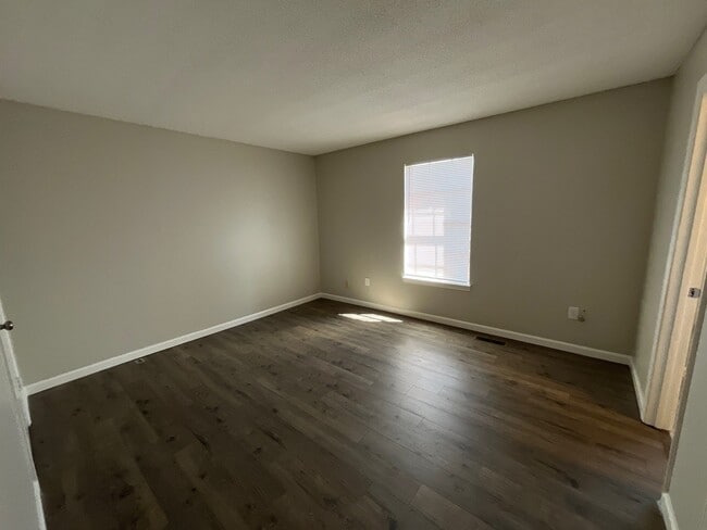 Photo - 1080 Wallace Rd Unit B8