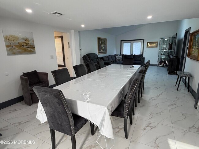 Photo - 191 Delaware Ave