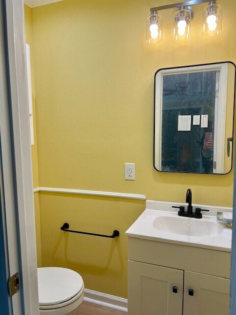 Photo - 425 Caplin St