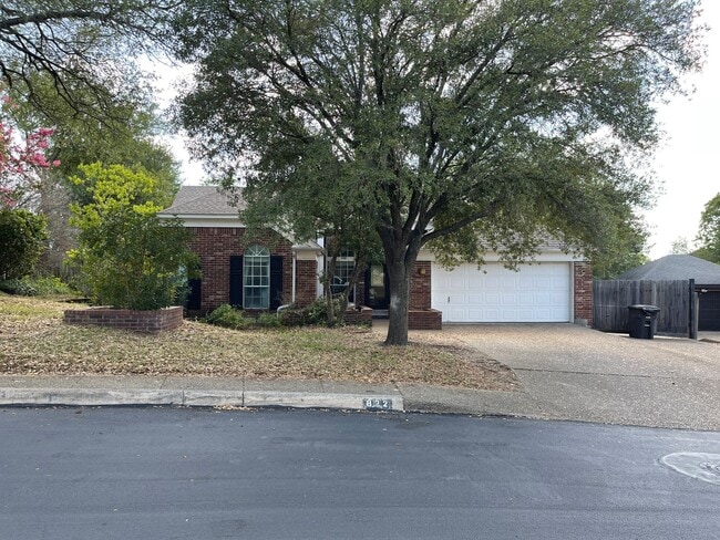 Building Photo - Coming Soon! Beautiful 4 Bed 2 Bath in Sto... Rental
