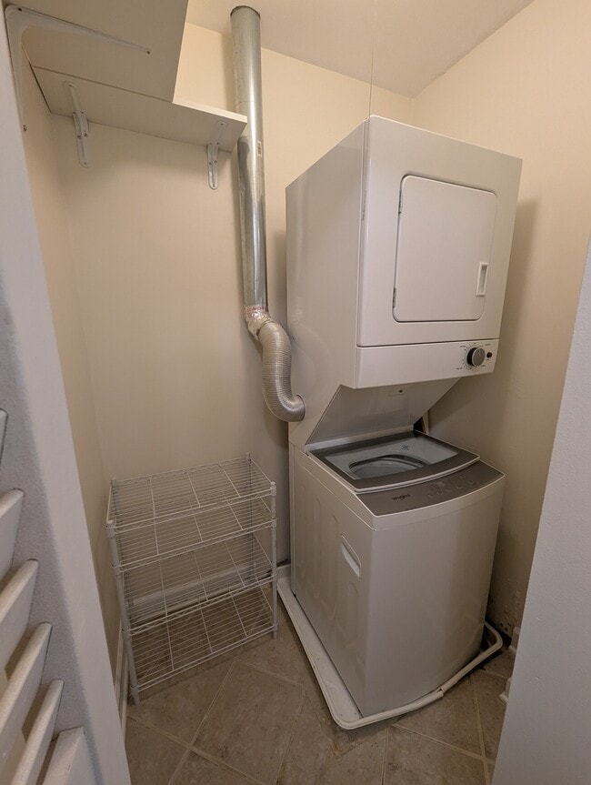 Photo - 16W465 Mockingbird Ln Unit 201