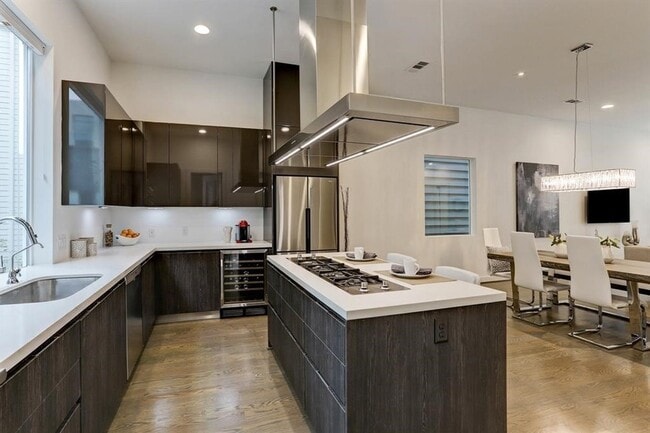 Photo - 5905 E Post Oak Ln