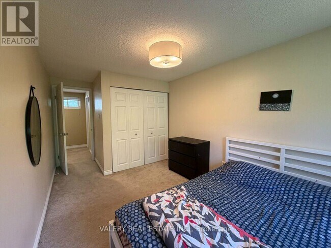 Photo - 4662 Kingston Rd