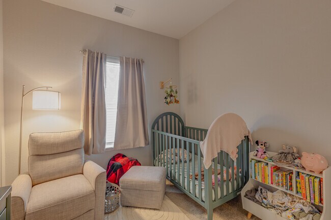 Photo - 2001 Laycock Ln