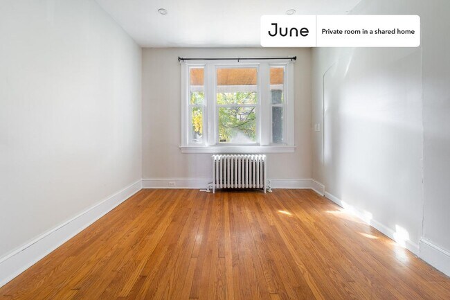 Room in Shared 2 bed/1 bath home in Columbia Heights