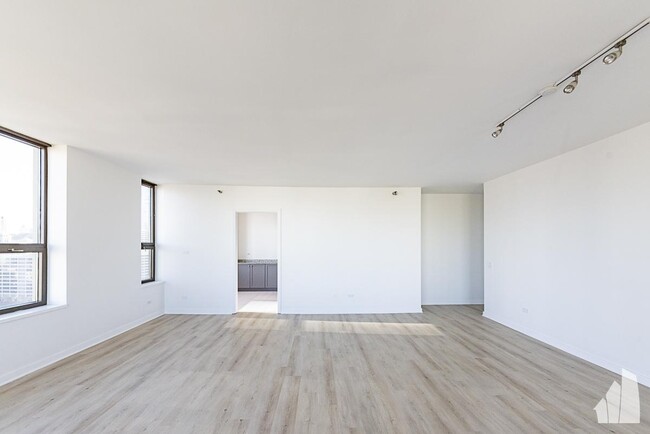 Building Photo - 2 bedroom in Chicago IL 60647 Unit 2502 Rental