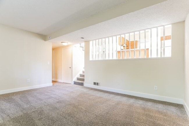 Photo - 4442 Biscay St