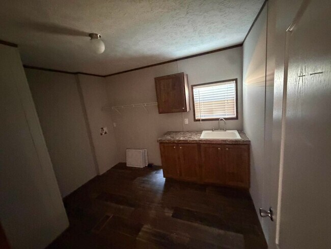 Photo - 17602 Western Ave