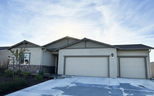 Photo - Beautiful 4-Bedroom Home in the Wyndham Estates Neighborhood of Redding! READY FOR MOVE IN!