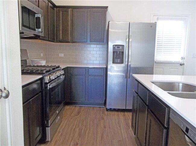 Photo - 15209 Spruce Frost Cv