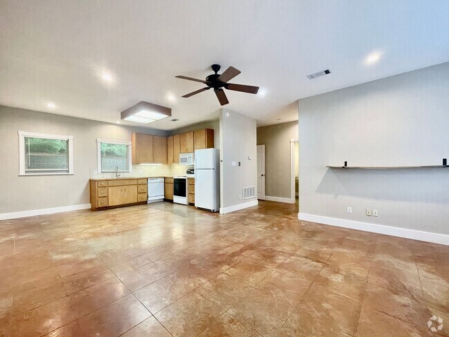 Building Photo - 705 Smith Dr Unit A Rental