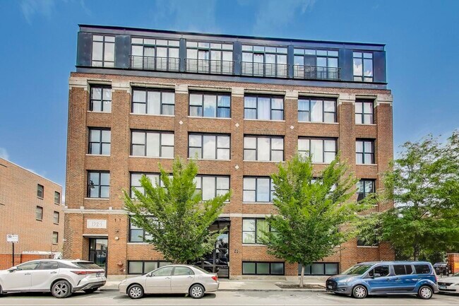 Photo - 2911 N Western Ave Condo Unit 308