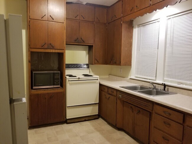720 W 9th St