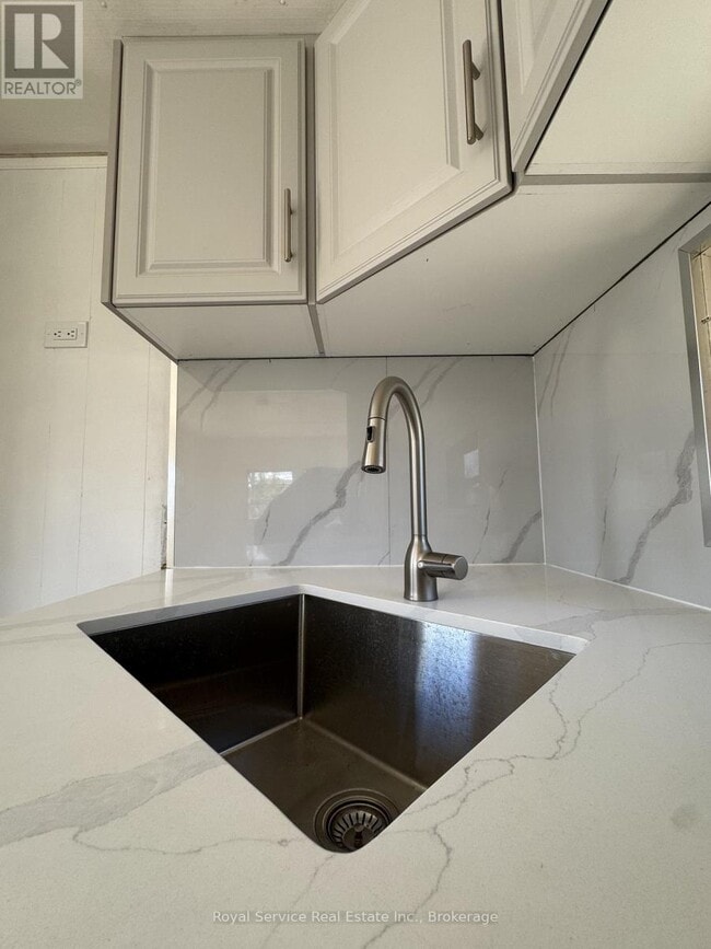 Photo - 1037 Arthur St