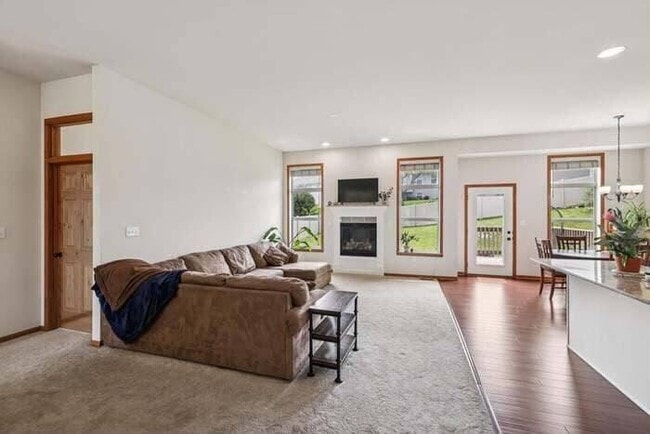 Photo - 4338 Sandstone Dr