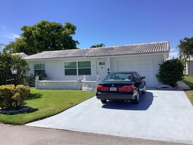 Photo - 606 SW 15th St