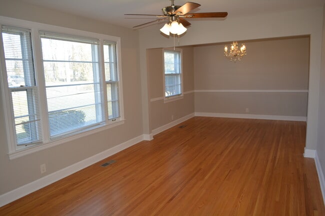 Photo - 2807 Emery Dr