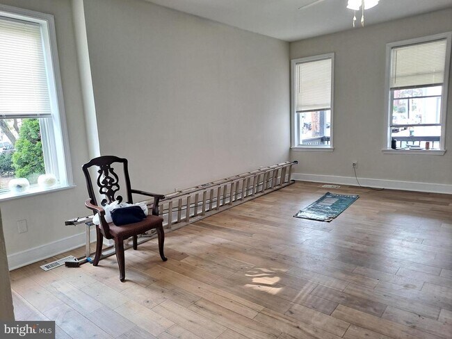 Photo - 1100 Green St