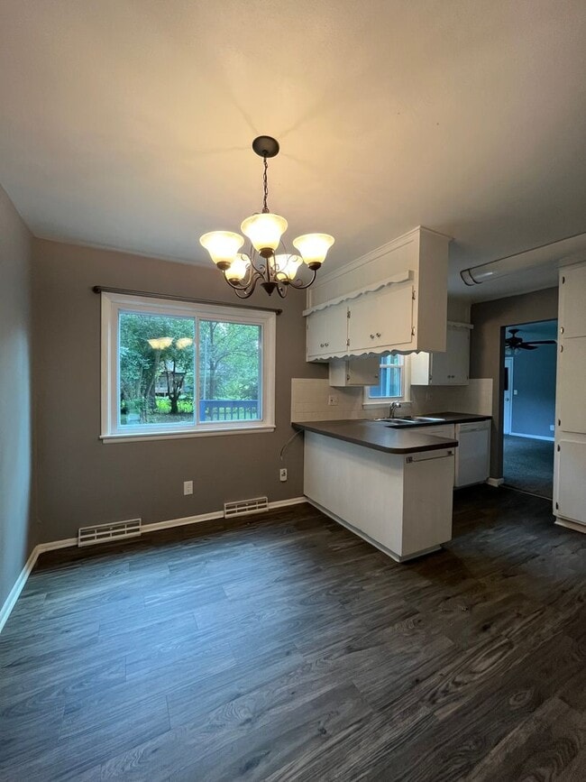 Photo - 1103 E Willow Dr