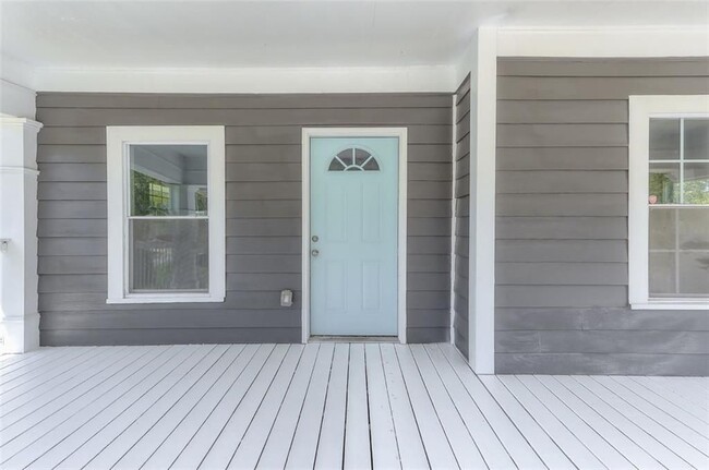 Photo - 679 Jones Ave NW