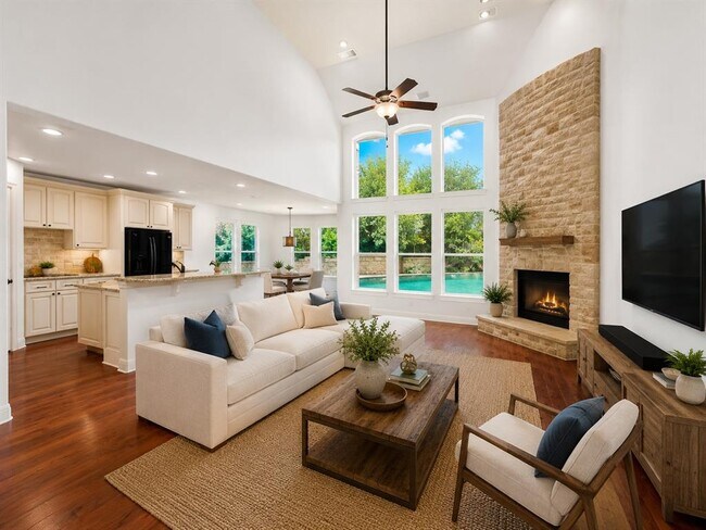 Photo - 206 Varco Dr