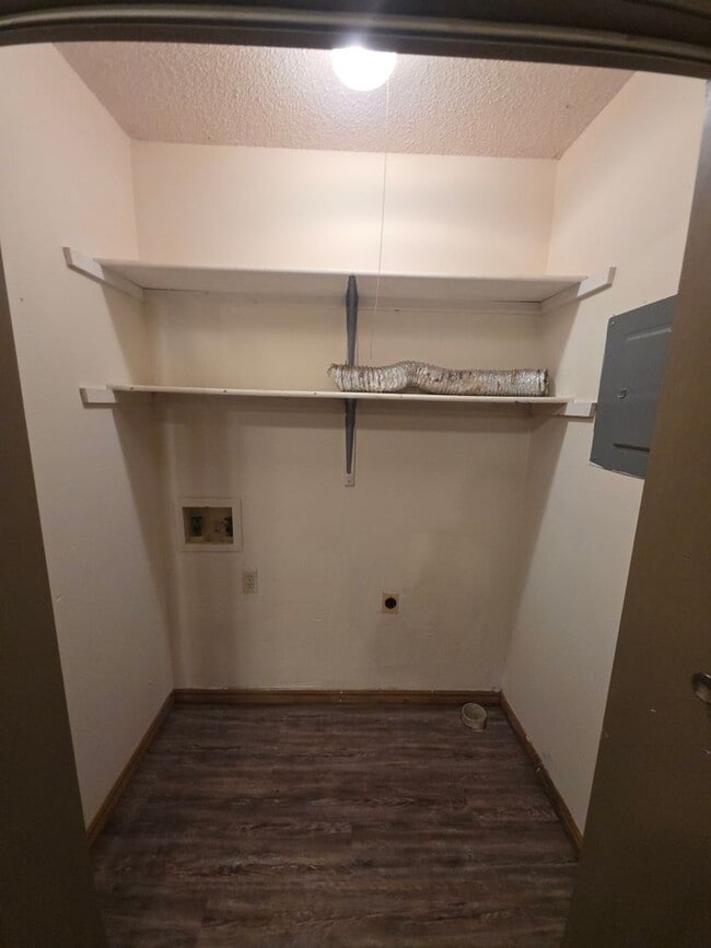 Photo - 300 N Hartford Ave Unit B