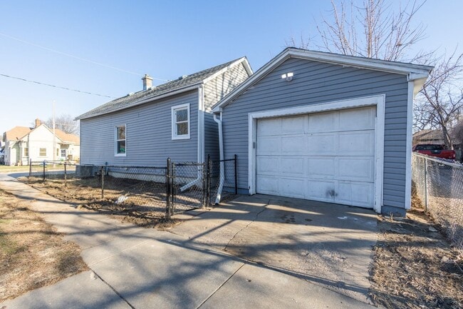 Photo - Adorable 1 Bed 1 Bath House with Detached Garage
