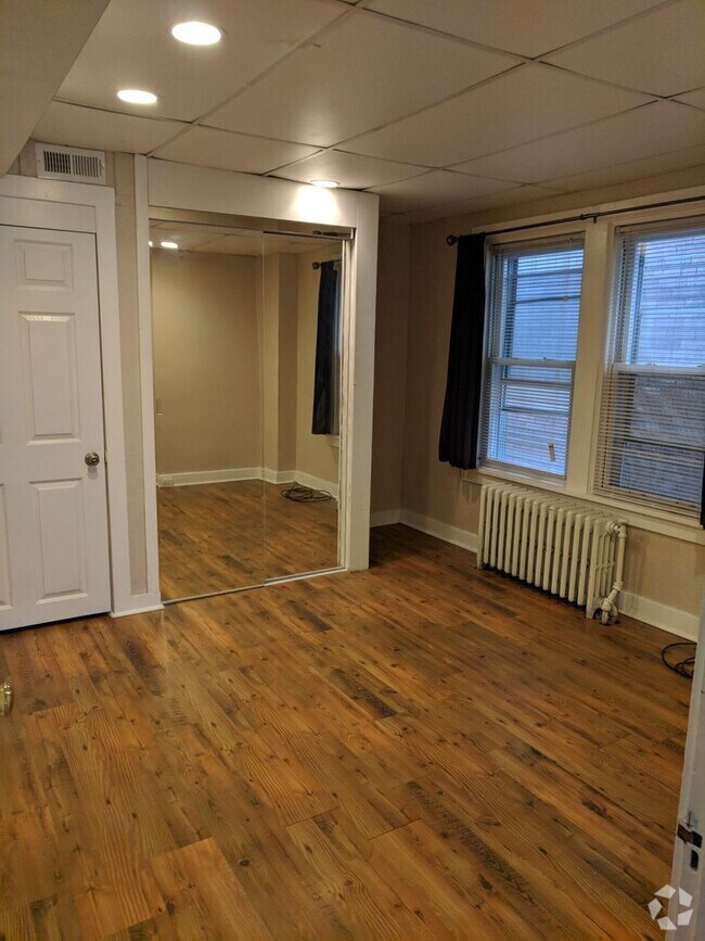 Building Photo - South Oakland Large and renovated 3 bedroo... Unit 1 Rental