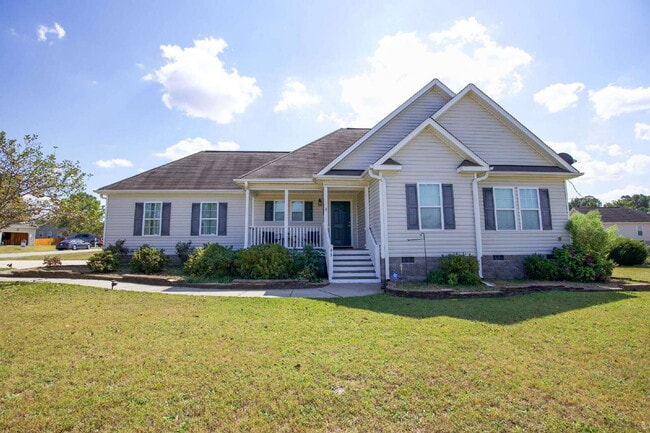 Photo - Charming 3 BR/2BA Ranch with fully fenced ...
