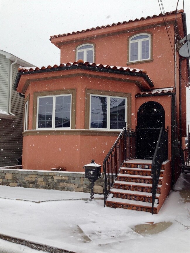 Building Photo - 33 W 13th Rd Rental