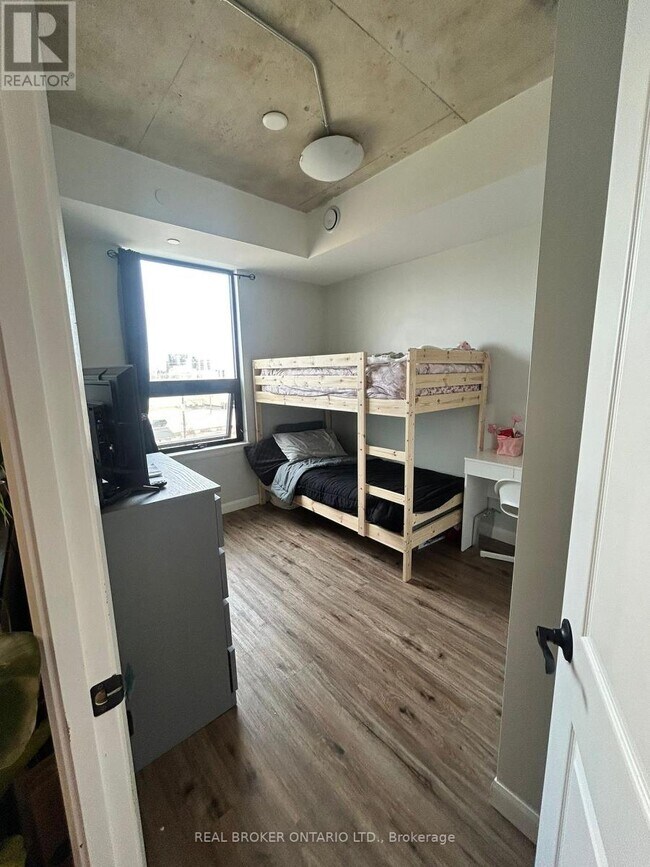 Photo - 7 Erie Ave Unité 402