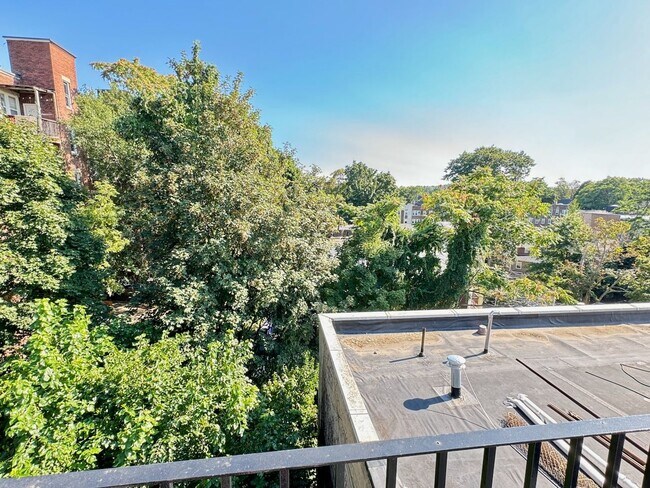 Photo - Brighton 4 Bed Available now - Only pay ha...