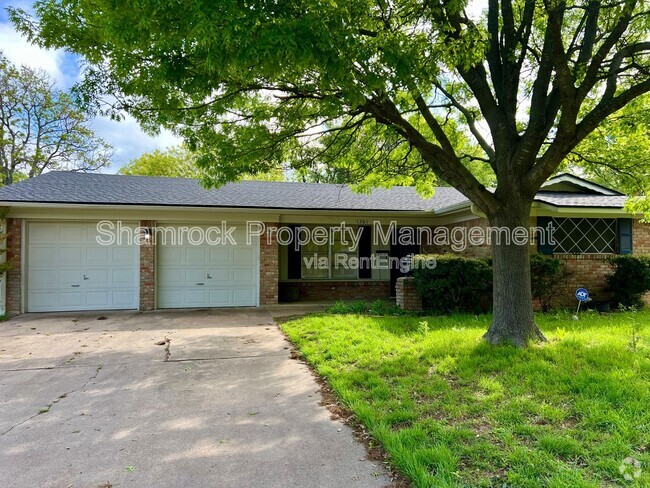 Building Photo - 1301 Melrose Dr Rental