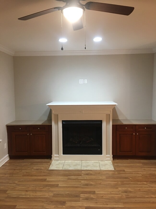 Photo - 1585 Crescent Hills Dr