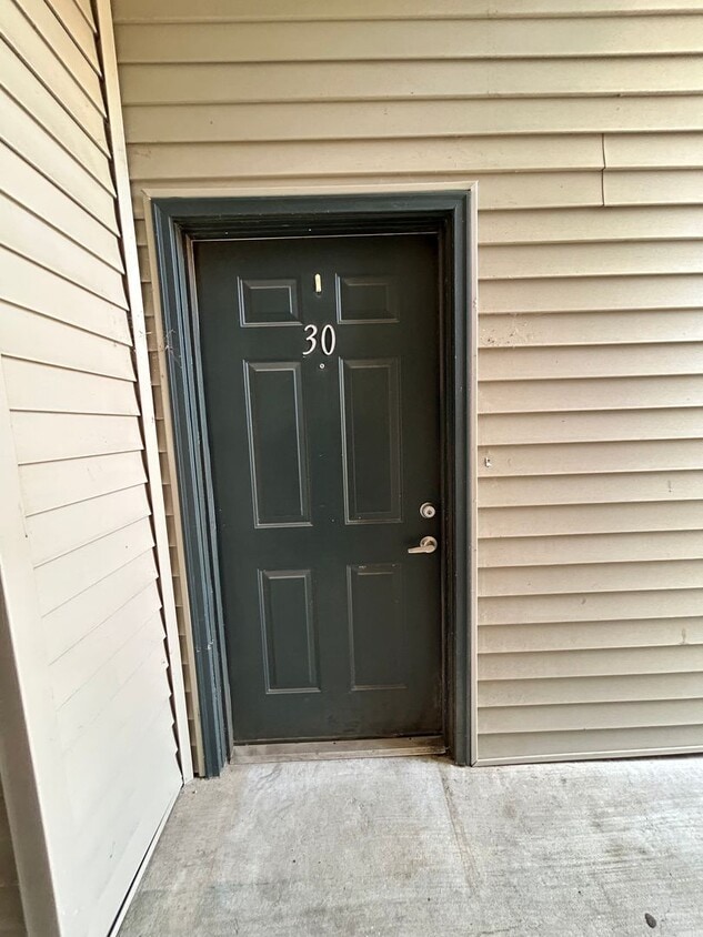 CONDO UNIT IN DENHAM SPRINGS - CONDO UNIT IN DENHAM SPRINGS