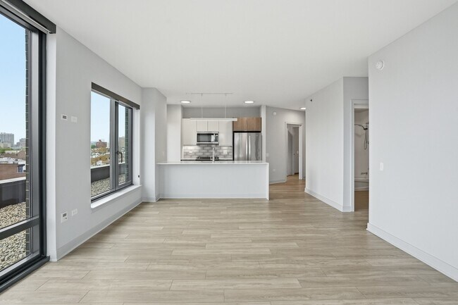 1021 W Addison St Unit 710