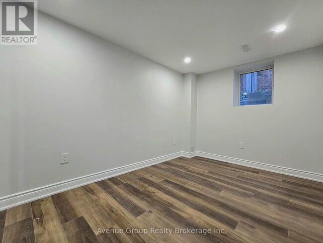 Photo - 38 Vipond Rd